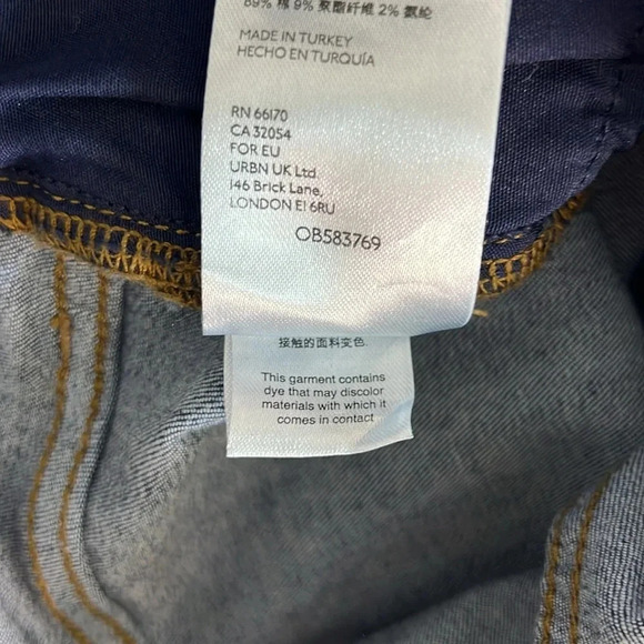 Free People Dark Wash Busted Skinny Jeans with Intentional Holes - Size 28 R - Picture 12 of 12